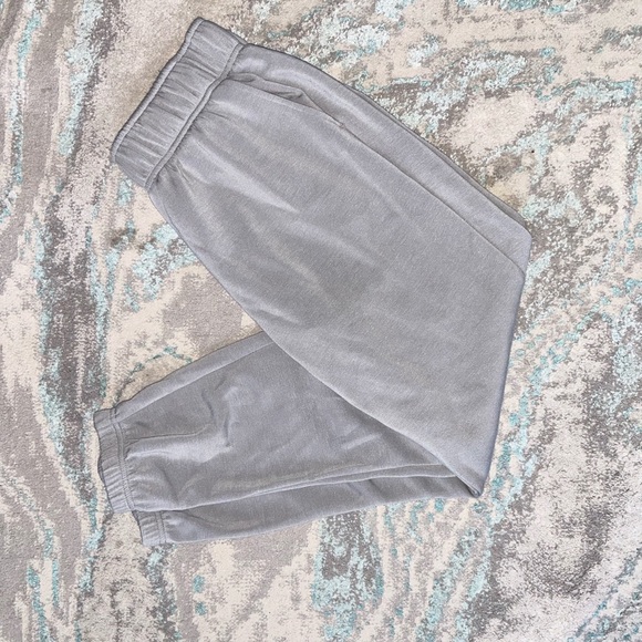 Gray tracksuit - Picture 5 of 5